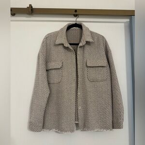 Women's Tan & White Houndstooth Like Pattern Jacket